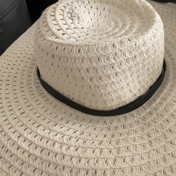 BCBG summer hat and two more - Picture 13 of 13